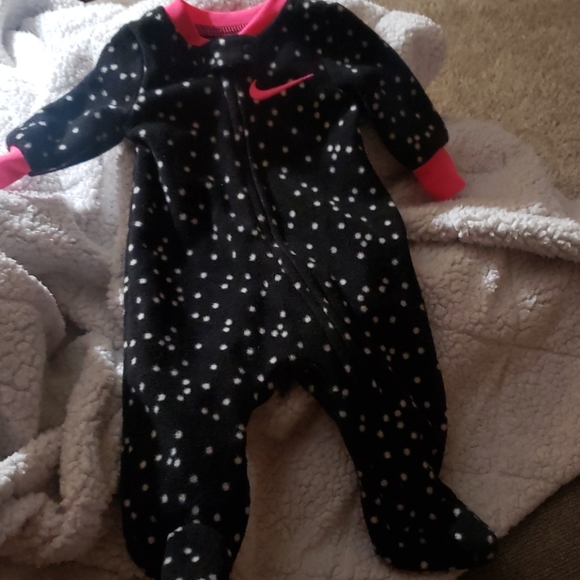 Nike Other - Nike newborn black with white dots sleeper